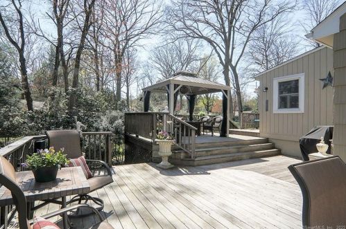 27 Geneva Rd, Norwalk CT 06850-2723 exterior