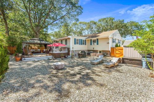 328 Barbara Dr, Point Pleasant Beach NJ 08742-2108 exterior