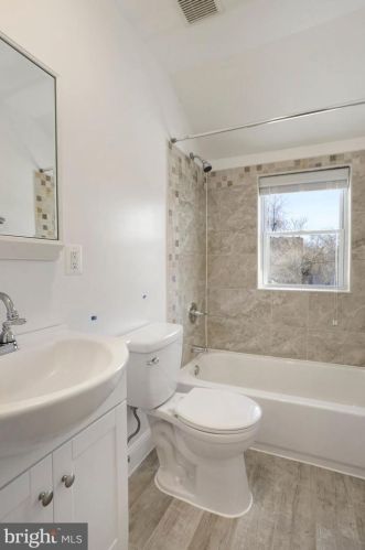 711 49 Pl, Washington DC 20019-4873 exterior