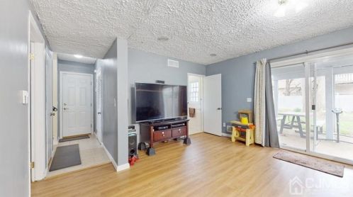 50 Summer St, Edison NJ 08820-2436 exterior