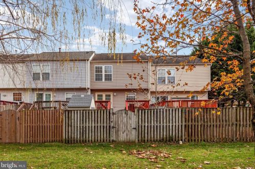 136 Foxtree Dr, Glen Burnie MD 21061-6357 exterior