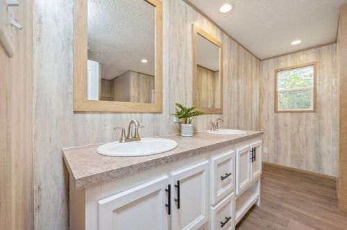 212 Juniper Ave, Defuniak Springs FL 32433-7518 exterior