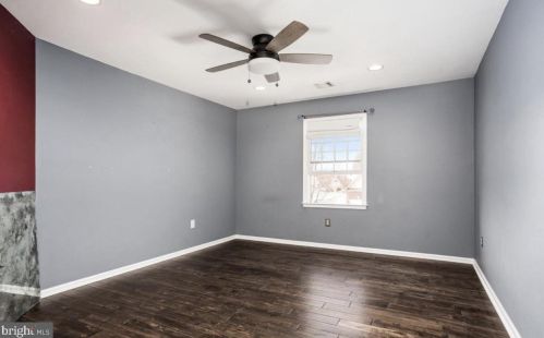 17 Fieldcrest Dr, Columbus NJ  08022-1959 exterior