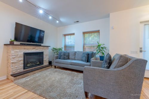 1134 Washburne Ave, Chicago IL  60608-1437 exterior