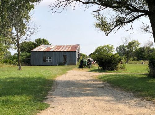 2521 64 St, Fennville MI 49408-9506 exterior