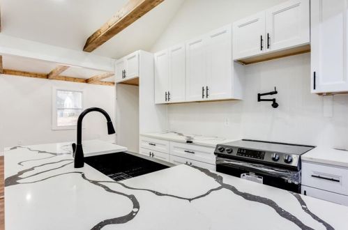 1896 Bonniview St, Atlanta GA 30310-4924 exterior