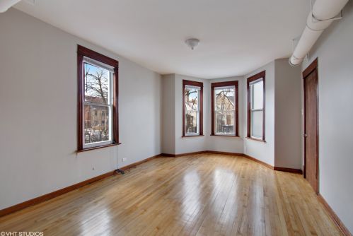 4121 Troy St, Chicago, IL 60618-2452