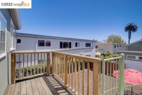 1522 Harmon St, Berkeley CA 94703-2415 exterior