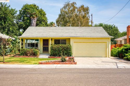 1320 Coolidge Ave, Tracy, CA 95376-3305