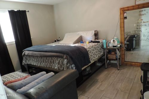 4001 61 St, Phoenix AZ 85033-1712 exterior