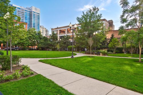 849 Franklin St, Chicago IL  60610-8793 exterior