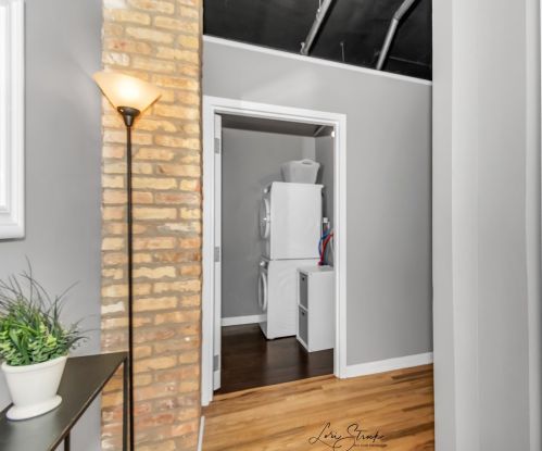 124 Polk St, Chicago, IL 60605-1784