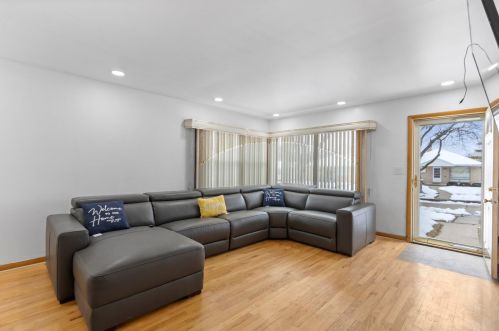 4619 79th St, Milwaukee, WI 53218-4648