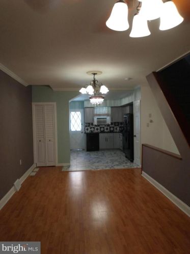 2642 8th St, Philadelphia, PA 19148-4527