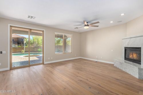 21713 38th Way, Phoenix AZ  85050-4923 exterior