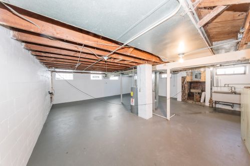 5742 40, Milwaukee WI 53221-3910 exterior