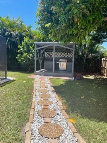 561 Sunnybrook Ter, Fort Pierce FL 34983-2669 exterior