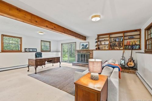 1 Hidden Lk Ct, Ridgefield CT 06877-2310 exterior