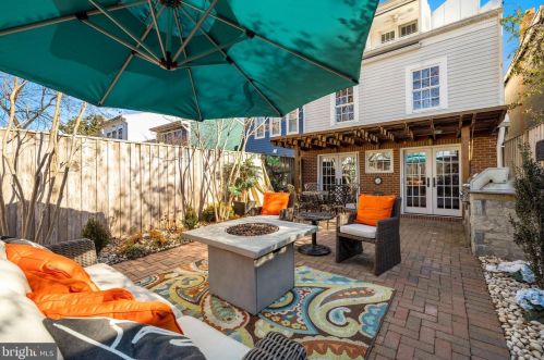 320 Patrick St, Alexandria VA  22314-2443 exterior