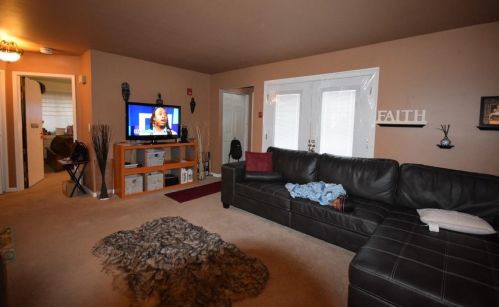 8499 107th St, Milwaukee, WI 53224-2221