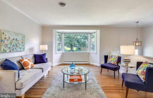 10710 Francis Dr, Silver Spring, MD 20902-3806