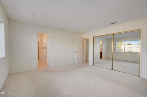 1041 Kumquat Pl, Oxnard CA 93036-1533 exterior