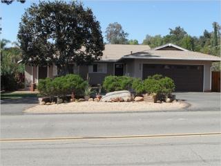 924 Santa Margarita Dr, Fallbrook CA  92028-1660 exterior