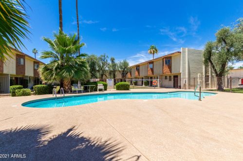 6030 15th St, Phoenix AZ  85014-2433 exterior