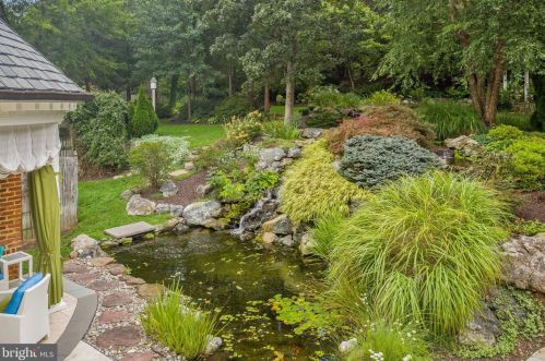 11720 Centurion Way, Rockville MD 20854-6420 exterior