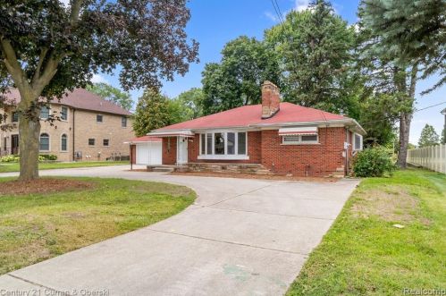 27210 Doxtator St, Dearborn Heights MI  48127-4901 exterior