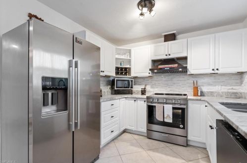 2549 Ter, Naples FL 34104-4322 exterior