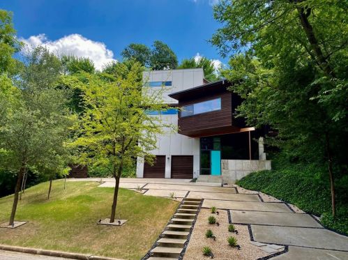 434 Greenbriar Ln, Dallas, TX 75208-2415