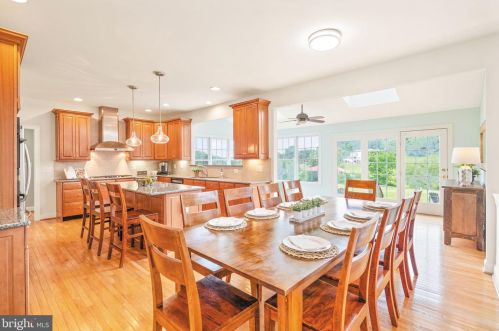 17675 Tobermory Pl, Leesburg VA 20175-7053 exterior