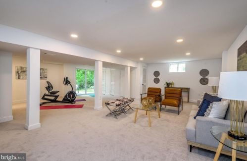 1209 Forestwood Dr, Mc Lean VA  22101-2603 exterior