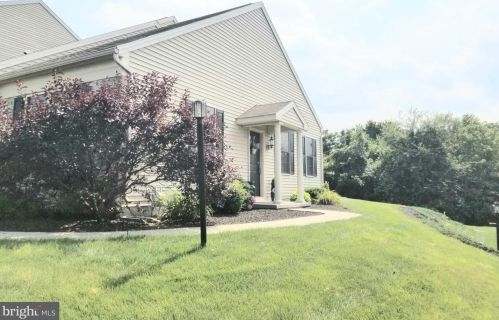 727 Creekside Dr, Hummelstown, PA 17036-7076