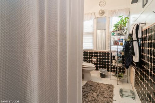 125 Mason Ave, Chicago IL 60630-3142 exterior