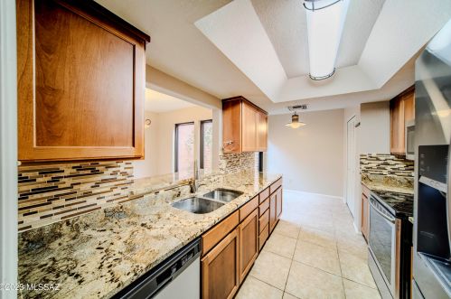 5050 South Regency Cir, Tucson AZ 85711-3043 exterior