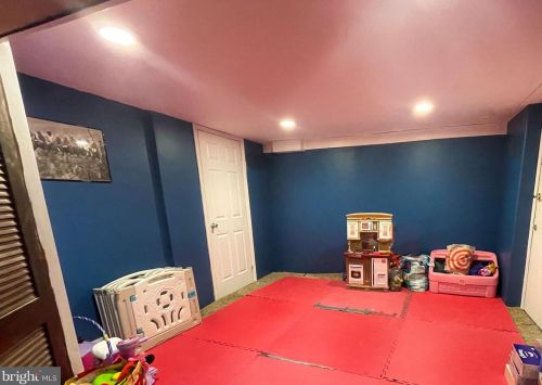 62 Goeke Dr, Trenton NJ 08610-1123 exterior