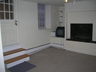 11 Russell St, Boston MA  02114-3914 exterior