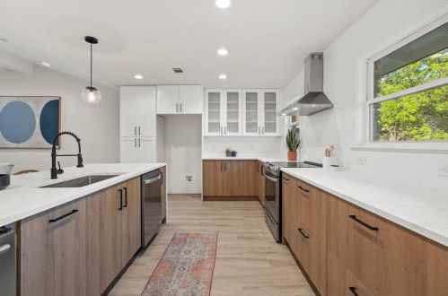 5006 Buffalo Pass, Austin TX 78745-2832 exterior