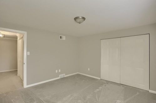 1093 Lakemont Dr, Pittsburgh PA  15243-1817 exterior