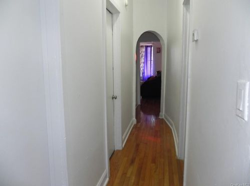 1847 Holland Ave, Bronx NY 10467-8304 exterior