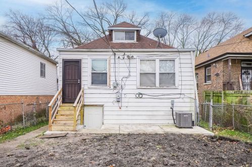 718 50th Pl, Chicago IL 60609-5155 exterior