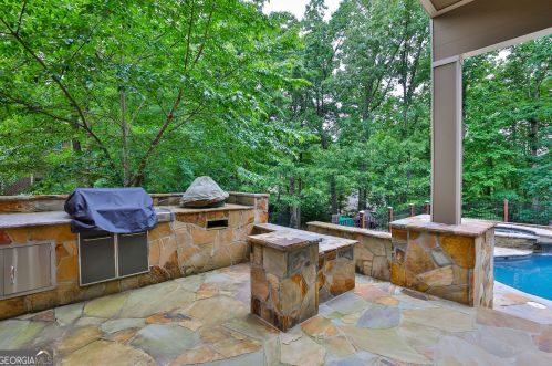 8069 Kenstone Ct, Atlanta GA 30350-4160 exterior