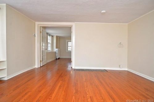 410 Wilton Rd, Ridgefield CT  06877-5533 exterior