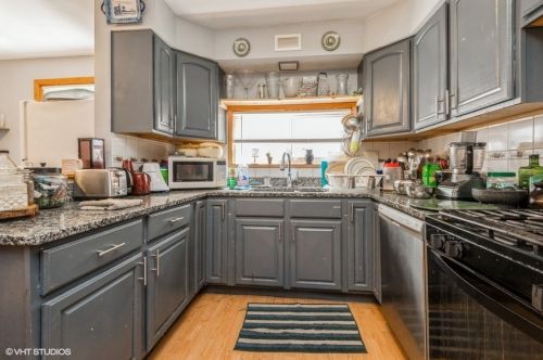 6106 Mozart St, Chicago IL  60659-2504 exterior