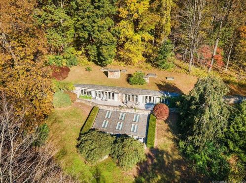 76 Davenport Rd, Roxbury CT 06783-1000 exterior