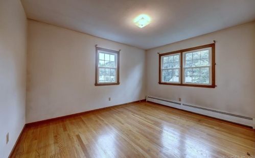 49 Selma Ave, Derby CT 06418-2231 exterior