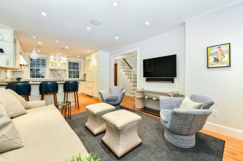 105 Myrtle St, Boston MA exterior