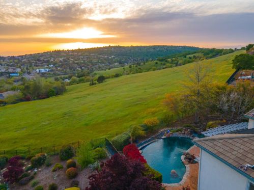 1380 Souza Dr, Folsom CA  95762-7561 exterior